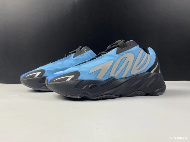 Boost Yeezy 700 MNVN 'Bright GZ3079 Cyan' ADIDAS 0814